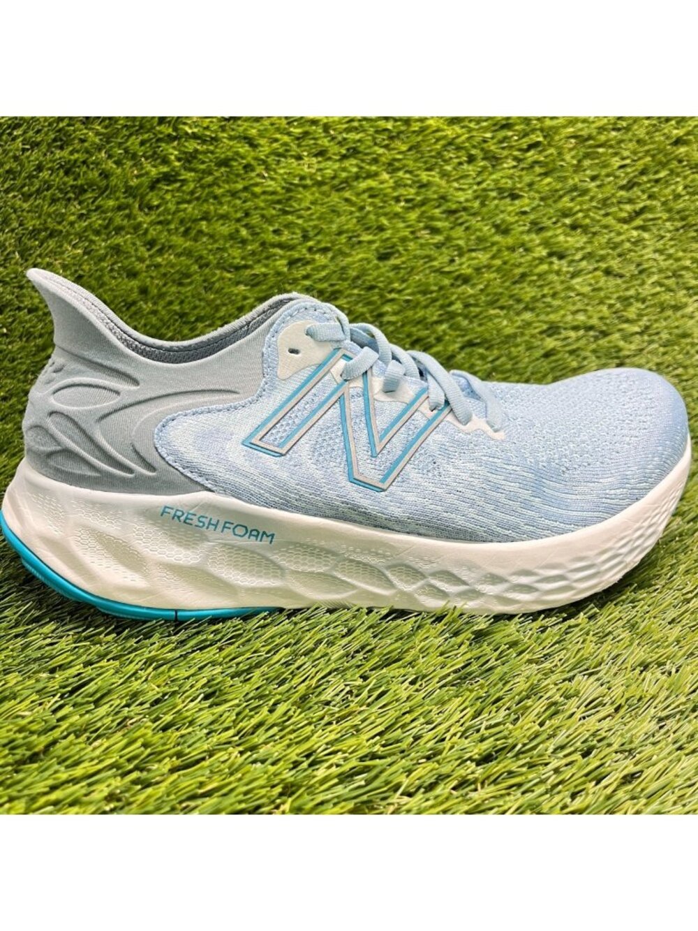 New Balance Fresh Foam 1080v11 Womens Size 9.5D Blue White Running Shoes Sneaker